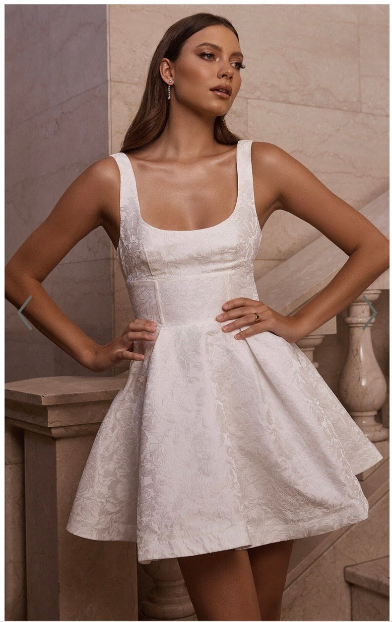 Charmantes Kleid