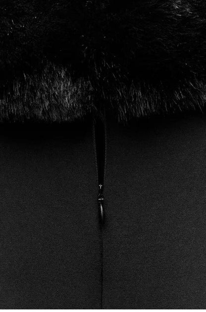 Elegantes Kleid mit Pelz